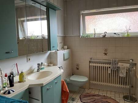 Badezimmer EG Badezimmer EG - Zweifamilienhaus in 26871 Aschendorf mit 153m² kaufen