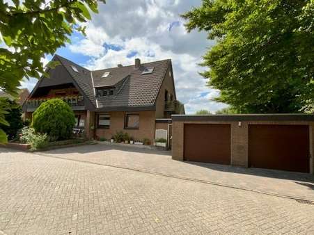 Straßenansicht (von Osten) - Einfamilienhaus in 49809 Lingen mit 238m² kaufen