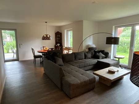 Wohn- und Esszimmer Wohn- und Esszimmer - Erdgeschosswohnung in 26871 Papenburg mit 101m² kaufen