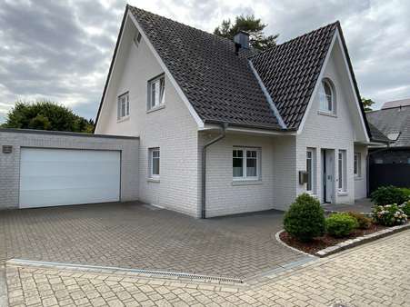Ansicht aus nordöstlicher Richtung - Einfamilienhaus in 49808 Lingen mit 150m² kaufen