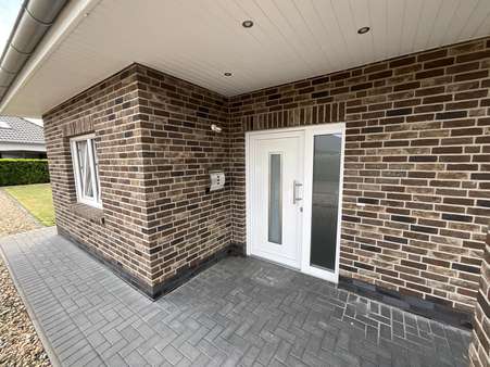 Hauseingang Hauseingang - Bungalow in 49699 Lindern mit 79m² kaufen