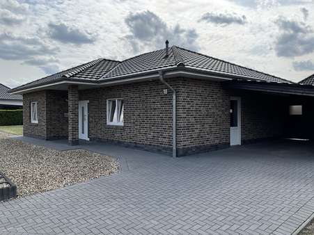 Straßenansicht Straßenansicht - Bungalow in 49699 Lindern mit 79m² kaufen
