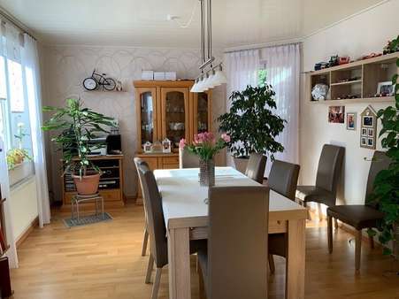 Wohnzimmer - Einfamilienhaus in 26871 Papenburg mit 242m² günstig kaufen