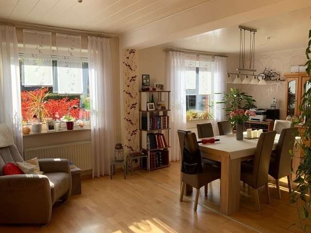 Wohnzimmer - Einfamilienhaus in 26871 Papenburg mit 242m² günstig kaufen