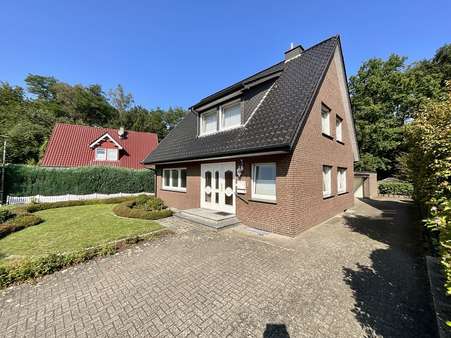 Straßenansicht - Einfamilienhaus in 49808 Lingen mit 155m² kaufen