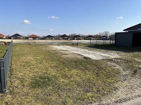 Straßenansicht - Grundstück in 26907 Walchum mit 396m² kaufen