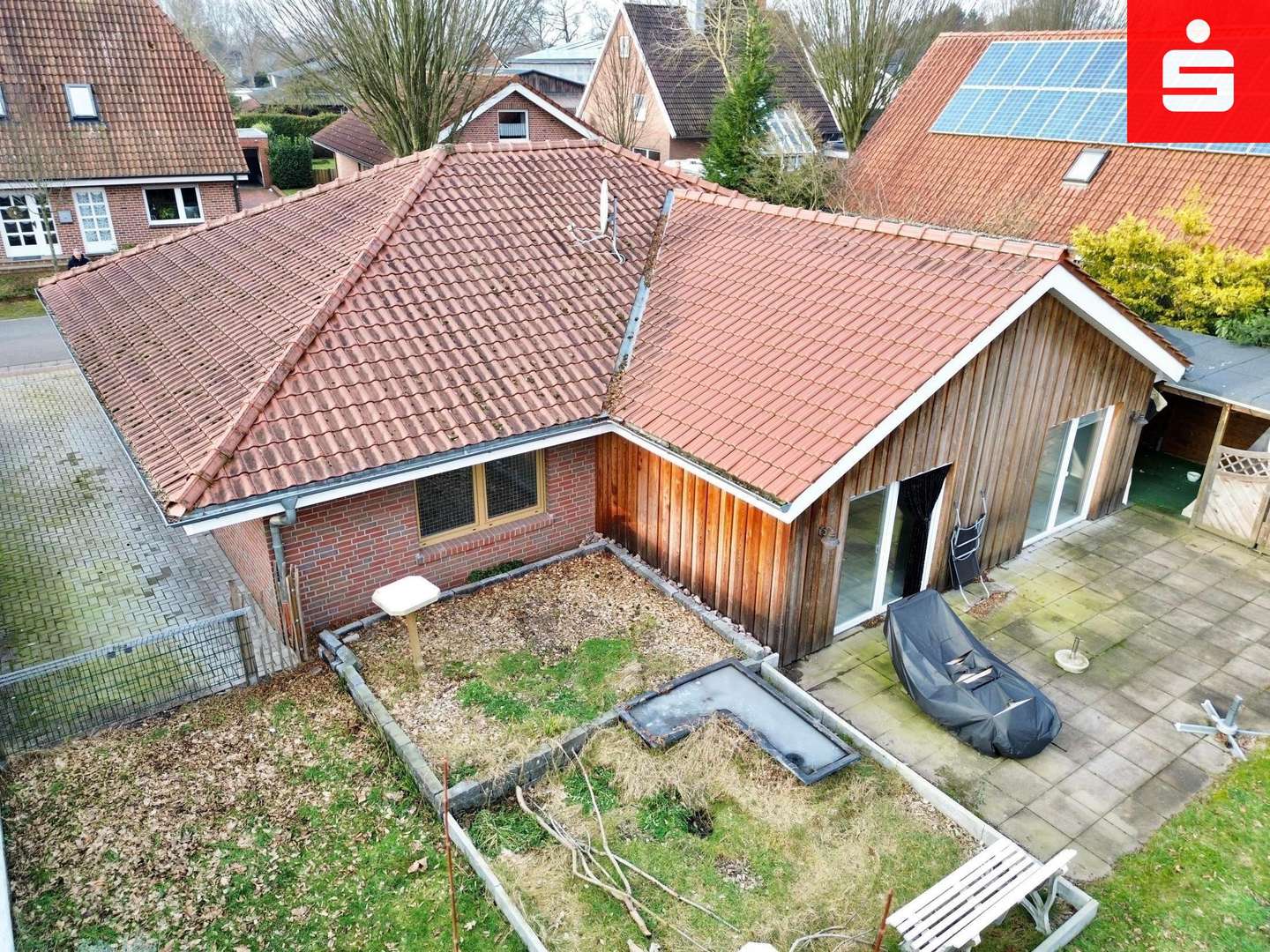 Rückansicht von oben - Bungalow in 48531 Nordhorn mit 164m² kaufen