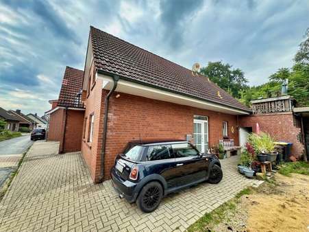 Auffahrt und Hauseingang Auffahrt und Hauseingang - Doppelhaushälfte in 48455 Bad Bentheim mit 110m² kaufen