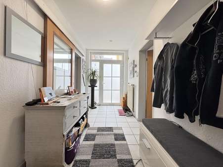 Flur Flur - Doppelhaushälfte in 48455 Bad Bentheim mit 110m² kaufen