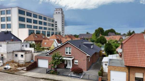 Außenansicht vorne - Einfamilienhaus in 48529 Nordhorn mit 195m² kaufen