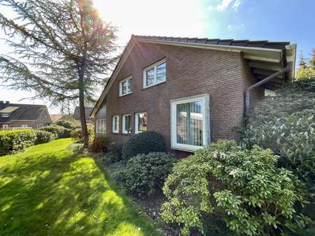 Ansicht seitlich - Einfamilienhaus in 48531 Nordhorn mit 222m² kaufen
