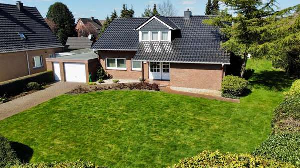 Frontansicht - Einfamilienhaus in 48531 Nordhorn mit 222m² kaufen