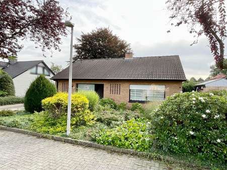 Straßenansicht - Einfamilienhaus in 48531 Nordhorn mit 185m² kaufen