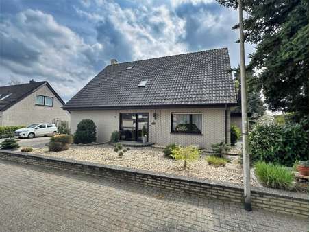 Außenansicht - Zweifamilienhaus in 48465 Schüttorf mit 223m² kaufen