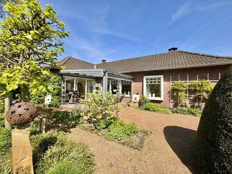 null - Bungalow in 49828 Neuenhaus mit 136m² kaufen