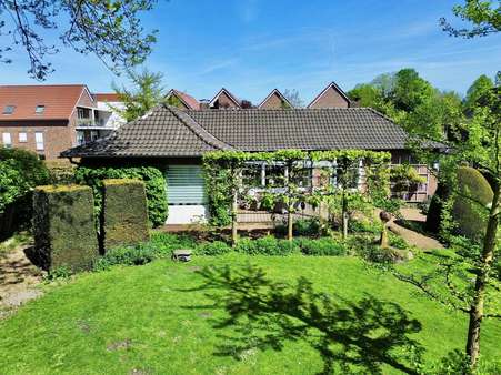 null - Bungalow in 49828 Neuenhaus mit 136m² kaufen