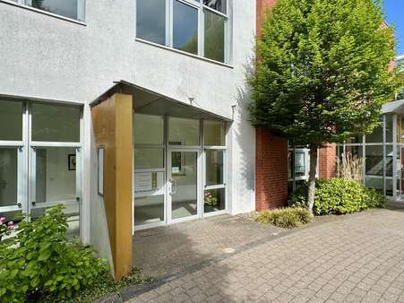 Hauseingang - Erdgeschosswohnung in 48529 Nordhorn mit 73m² kaufen