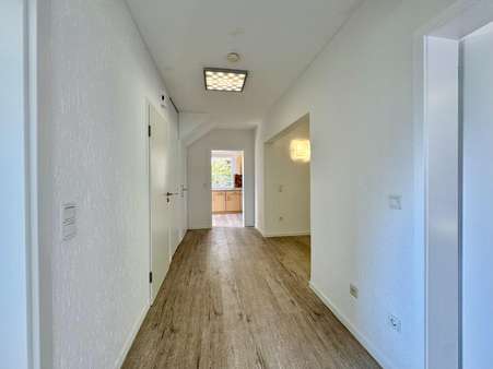 Flur Flur - Zweifamilienhaus in 48529 Nordhorn mit 175m² kaufen