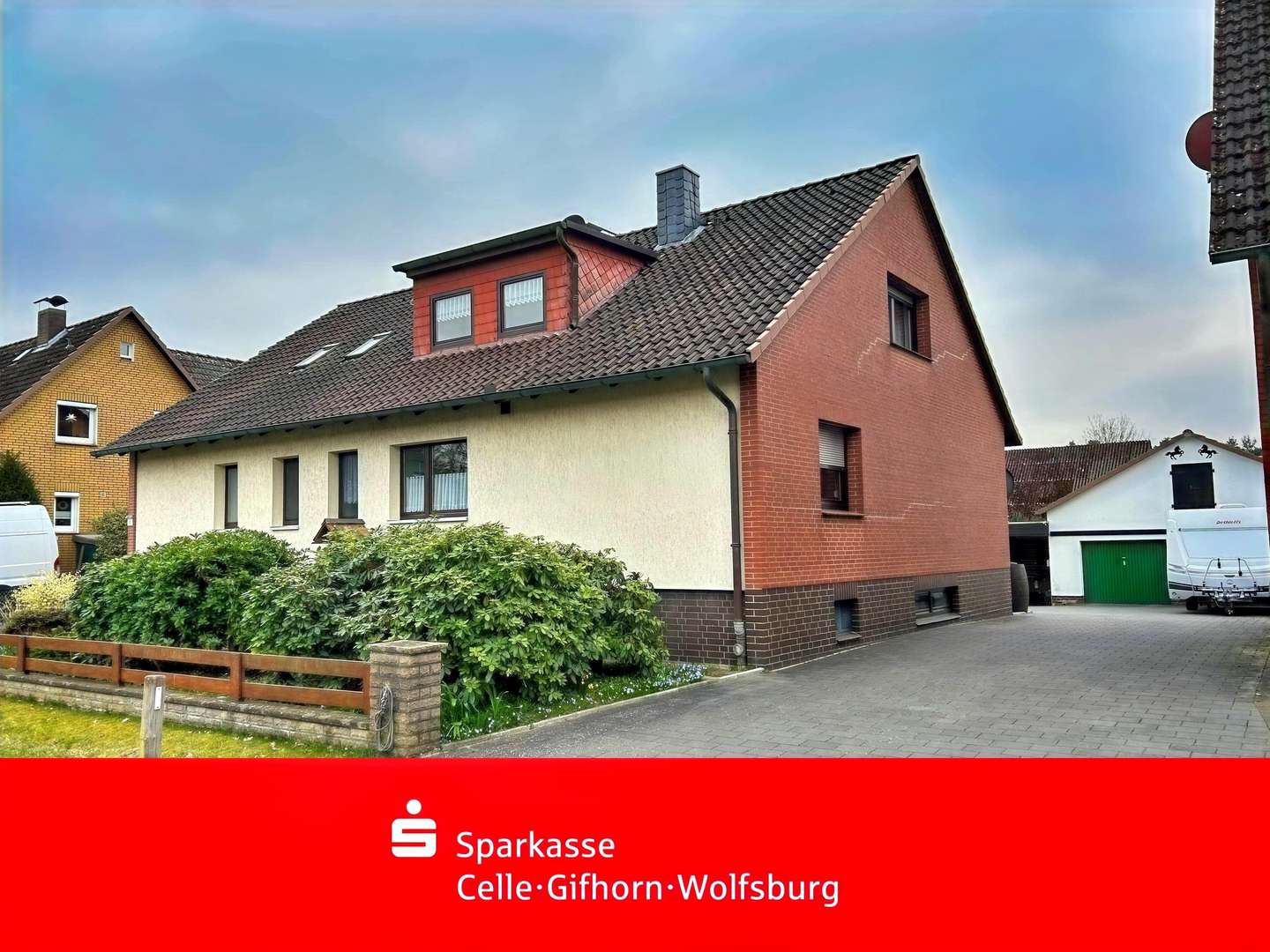 Außenansicht - Zweifamilienhaus in 29313 Hambühren mit 214m² kaufen