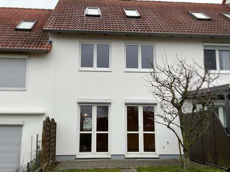Blick vom Garten - Reihenmittelhaus in 38440 Wolfsburg mit 96m² kaufen
