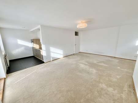 Gesamtansicht Wohn- und Schlafzimmer mit Küchenzeile - Etagenwohnung in 38442 Wolfsburg mit 45m² kaufen
