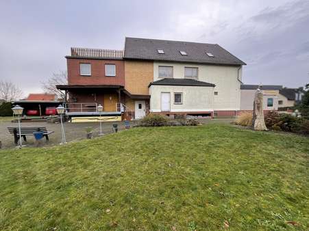Seitenansicht  - Mehrfamilienhaus in 38553 Wasbüttel mit 314m² kaufen