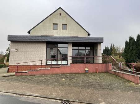 Vorderansicht  - Mehrfamilienhaus in 38553 Wasbüttel mit 314m² kaufen