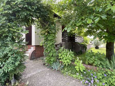 Zugang zum Eingang Zugang zum Eingang - Einfamilienhaus in 38527 Meine mit 166m² kaufen