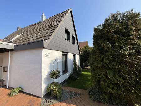 Vordergiebel - Einfamilienhaus in 38518 Gifhorn mit 139m² kaufen