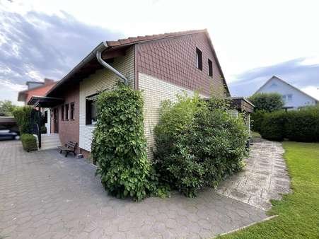 Seiten-Rückansicht Seiten-Rückansicht - Einfamilienhaus in 38442 Wolfsburg mit 130m² kaufen