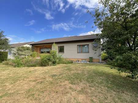 Gartenansicht - Einfamilienhaus in 38442 Wolfsburg mit 108m² kaufen
