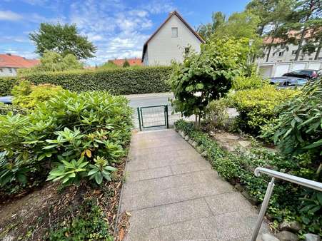 Weg zur Haustür Weg zur Haustür - Reihenmittelhaus in 29225 Celle mit 89m² kaufen
