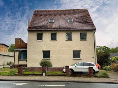 Altbau Strassenansicht - Zweifamilienhaus in 38442 Wolfsburg mit 293m² kaufen