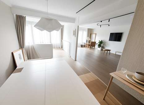 Diele mit Wintergarten und Wohnzimmer/ Einrichtungsbeispiel - Einfamilienhaus in 38471 Rühen mit 180m² kaufen