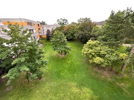 Ausblick vom Balkon - Penthouse-Wohnung in 38444 Wolfsburg mit 56m² kaufen