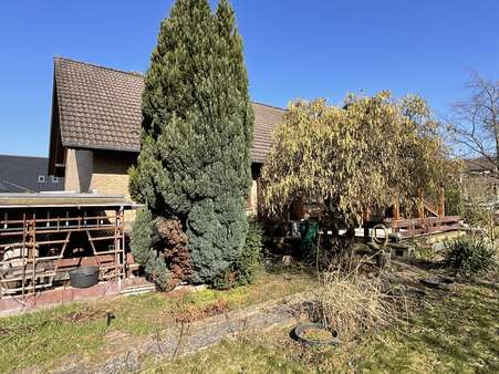 Ansicht vom Garten - Einfamilienhaus in 38442 Wolfsburg mit 151m² kaufen