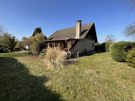 Gartenansicht - Einfamilienhaus in 38442 Wolfsburg mit 151m² kaufen