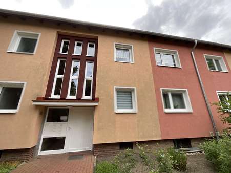 Vorderansicht - Etagenwohnung in 38440 Wolfsburg mit 71m² kaufen