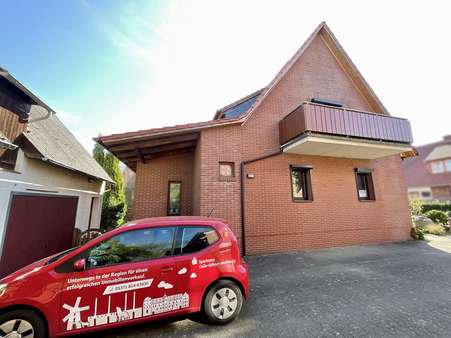 Ansicht West - Zweifamilienhaus in 38550 Isenbüttel mit 131m² kaufen