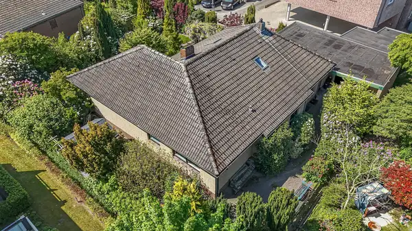 Großzügiger Bungalow in ruhiger Lage