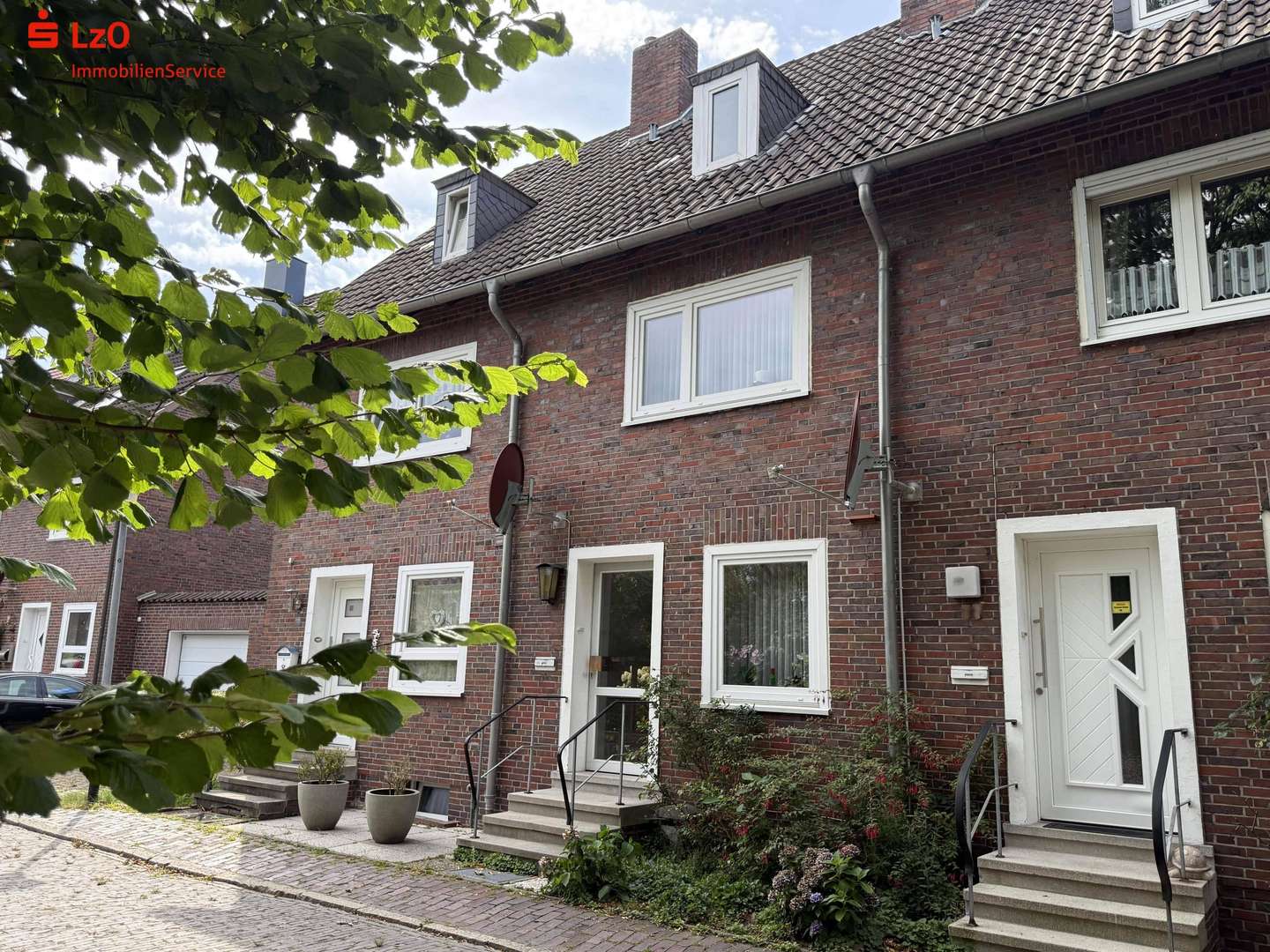 Außenansicht Außenansicht - Reihenmittelhaus in 26123 Oldenburg mit 80m² kaufen