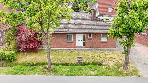 Außenansicht Außenansicht - Bungalow in 26127 Oldenburg mit 90m² kaufen