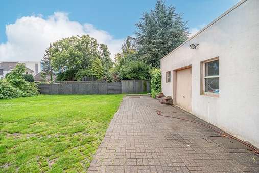 Außenansicht Außenansicht - Mehrfamilienhaus in 26954 Nordenham mit 281m² kaufen