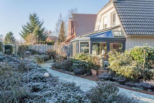 Außenansicht mit Garten - Einfamilienhaus in 26689 Apen mit 130m² kaufen