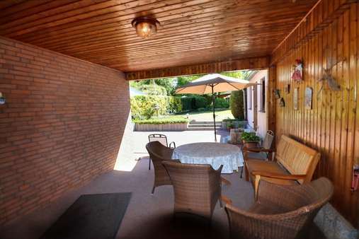 überdachte Terrasse überdachte Terrasse - Einfamilienhaus in 27777 Ganderkesee mit 200m² kaufen