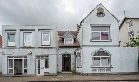 Außenansicht Außenansicht - Mehrfamilienhaus in 26919 Brake mit 301m² kaufen