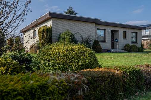 Außenansicht - Bungalow in 26419 Schortens mit 142m² kaufen