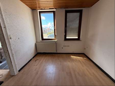 Büro Büro - Mehrfamilienhaus in 27753 Delmenhorst mit 115m² kaufen