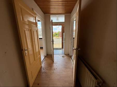 Flur Gewerbeeinheit Flur Gewerbeeinheit - Mehrfamilienhaus in 27753 Delmenhorst mit 115m² kaufen