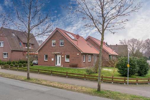 Außenanischt - Doppelhaushälfte in 26655 Westerstede mit 153m² kaufen